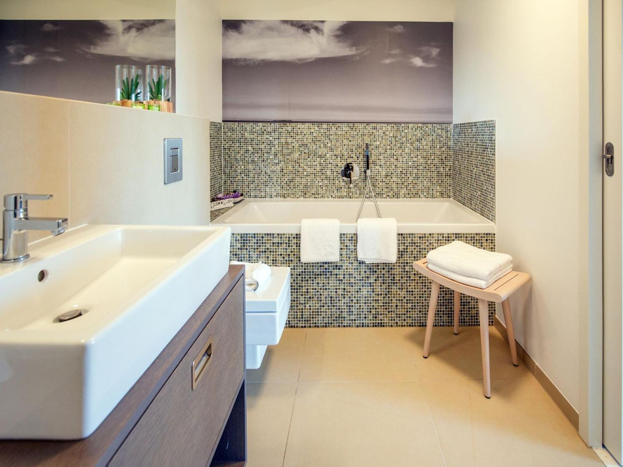 Duenenresidenz Prora - Ferienwohnung Mit Meerblick, 2 Schlafzimmern, Sauna Und Balkon Np-404 Binz Ngoại thất bức ảnh